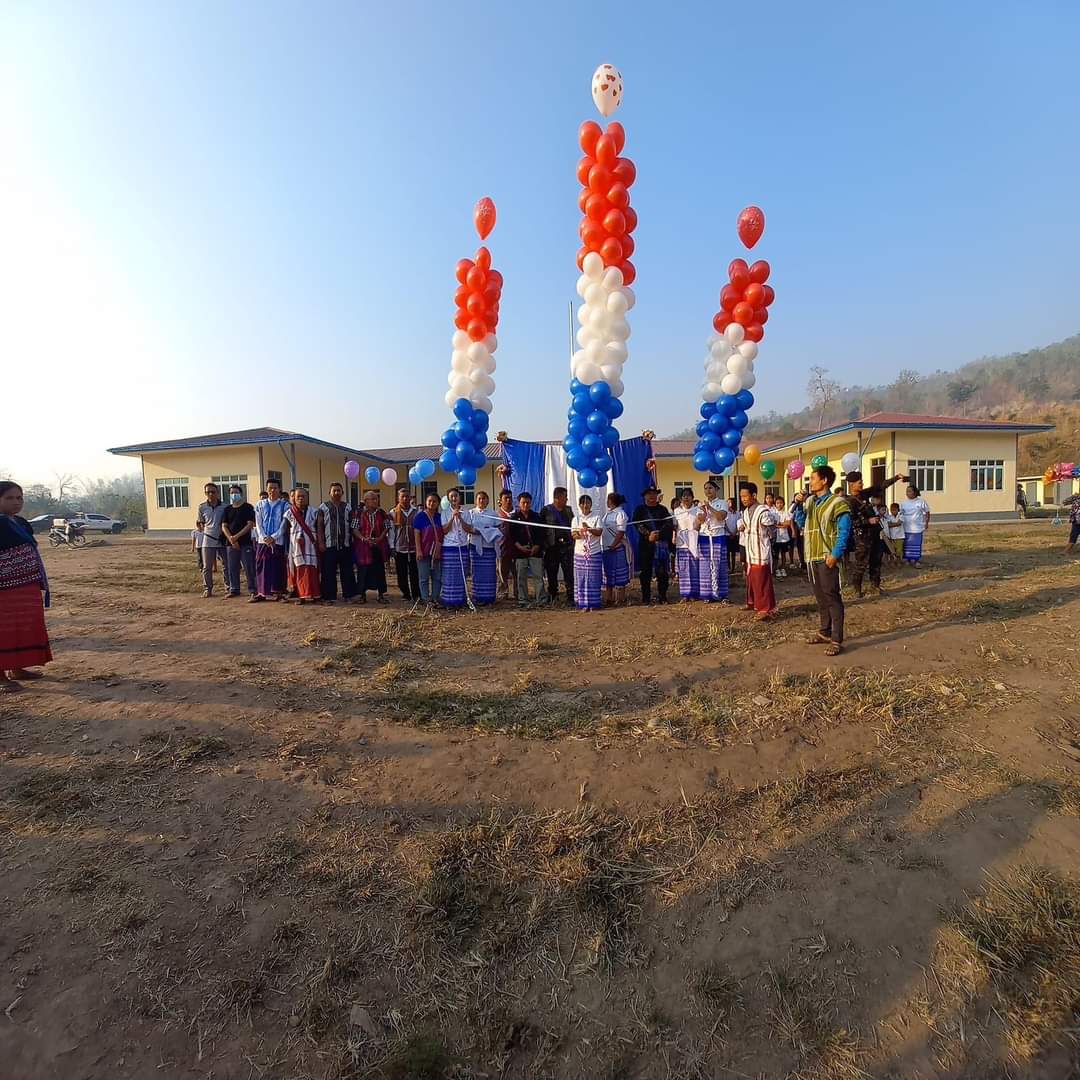 karen_kecd's tweet photo. On March 24, the new Primary School building was opened at LuHkoHta Village, ThayBawBoe V/t, Kawt'ree Ts (Kawkareik), Dooplaya (Myawaddy).
Accommodating 100 students from G1-4, it will be inaugurated for the upcoming 2023-24 academic year.
#education #karen #basic_education https://t.co/z0oLbmTRXA