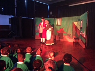 Forest_Academy's tweet photo. Please sir, can we have some more??
#consideryourself a huge hit @MandMTheatrical The production of Oliver Twist was a enormous hit this morning with both pupils and staff.
#idoanything - to have some more!! https://t.co/ybvevvdZSS
