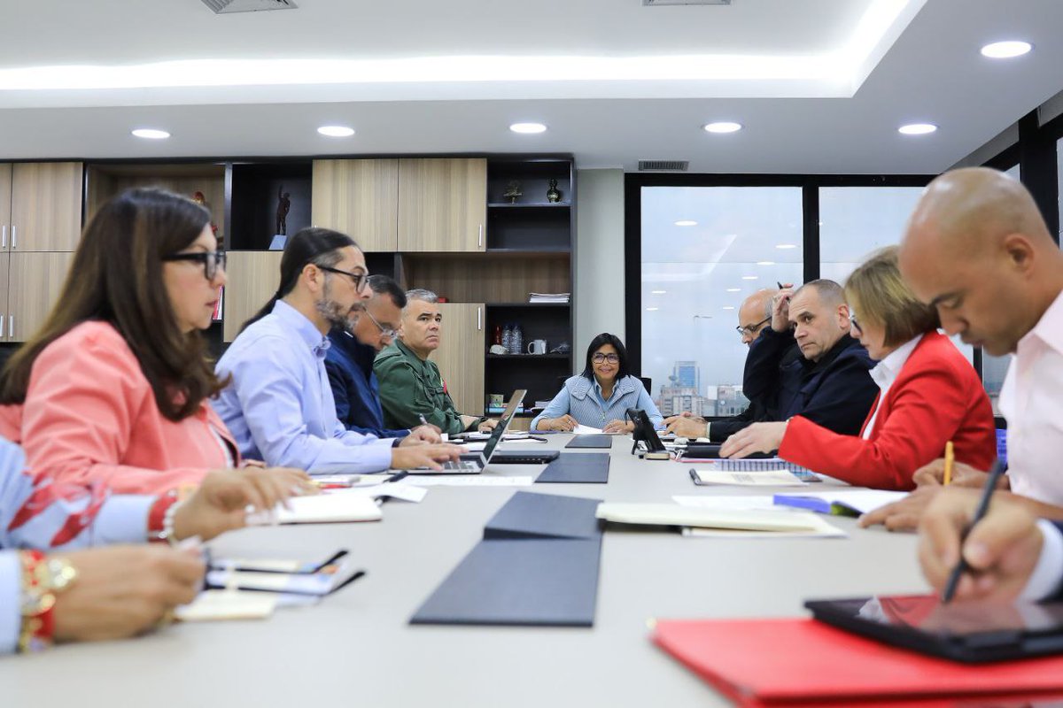 La Alcaldesa
<a href="/gestionperfecta/">Carmen Meléndez</a>, participó en la reunión del Consejo de Vicepresidentes Sectoriales, junto a la vicepdta ejecutiva <a href="/delcyrodriguezv/">Delcy Rodríguez</a>, revisando  los avances del 1x10 del Buen Gobierno y los detalles de los V Juegos Deportivos del Alba 2023

#18Abr
#RevoluciónÉtica
