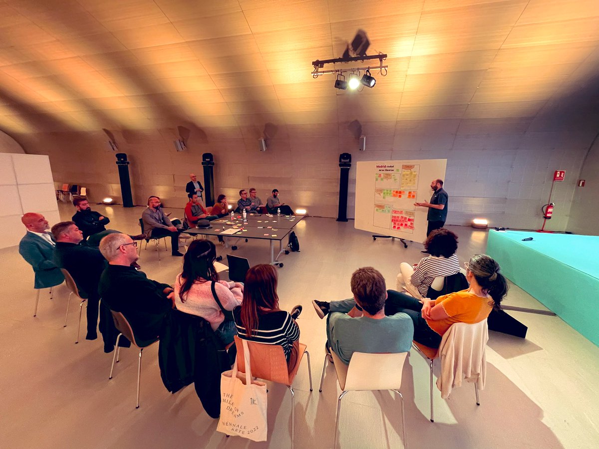 fundacionGSR's tweet image. Escuchamos las conclusiones de los dos grupos de trabajo buscando sinergias para #librerías de #comics

#MadridCiudadLibrerías