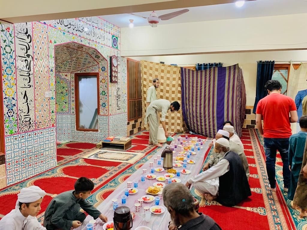 MSfoundationPK's tweet photo. Let's fill this blessed month with an abundance of happiness and Smiles !

Our MSF Team Chathian, Jhelum Valley, Azad Kashmir arranged an Iftar Dastarkhuwan.

This Activity is led by Sania Gul, Lead Chattian along with Volunteers.

اس ماہِ نور، مسکراہٹیں بھرپور ! https://t.co/Bs1RxcEia4