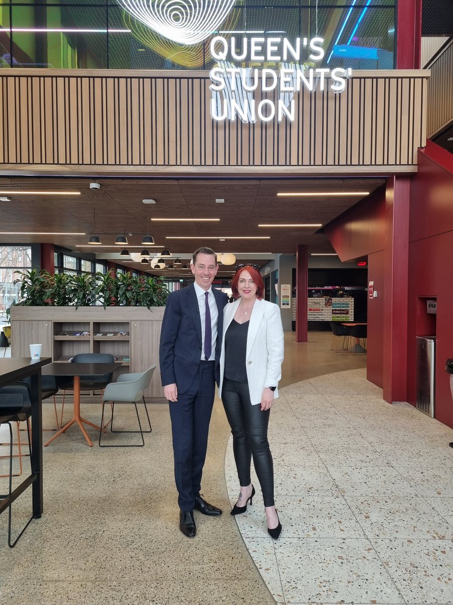 You never know who you'll run into this week in Belfast.

Was asked to host the <a href="/RTELateLateShow/">The Late Late Toy Show</a> by Ryan and I said I'd think about it 😉

@RyanTubridyShow 

#WIBVOL #GFA25