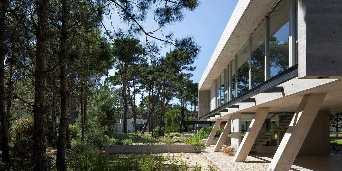 Desk Achitecture on Twitter "estudio galera rests monolithic fragata