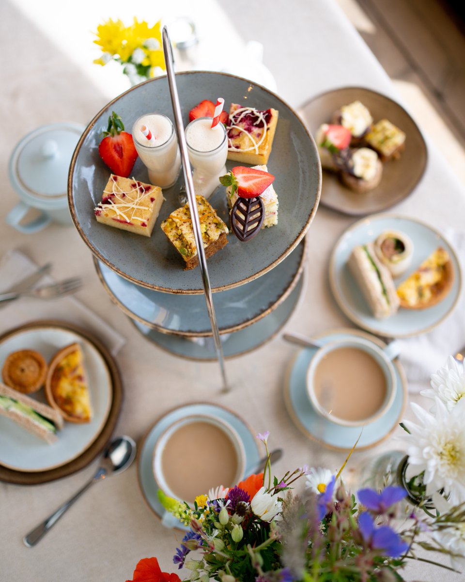🍰 Afternoon Delights! 🫖
Afternoon Tea is available in the Hide & Hoof, Monday - Friday from 2pm.
Reserve your table here:  bit.ly/3ekbPP0
#yummyyorkshire #hideandhoof #yummyyorkshiremenu #farmrestaurant #afternoonteadelights #afternoonteatreat