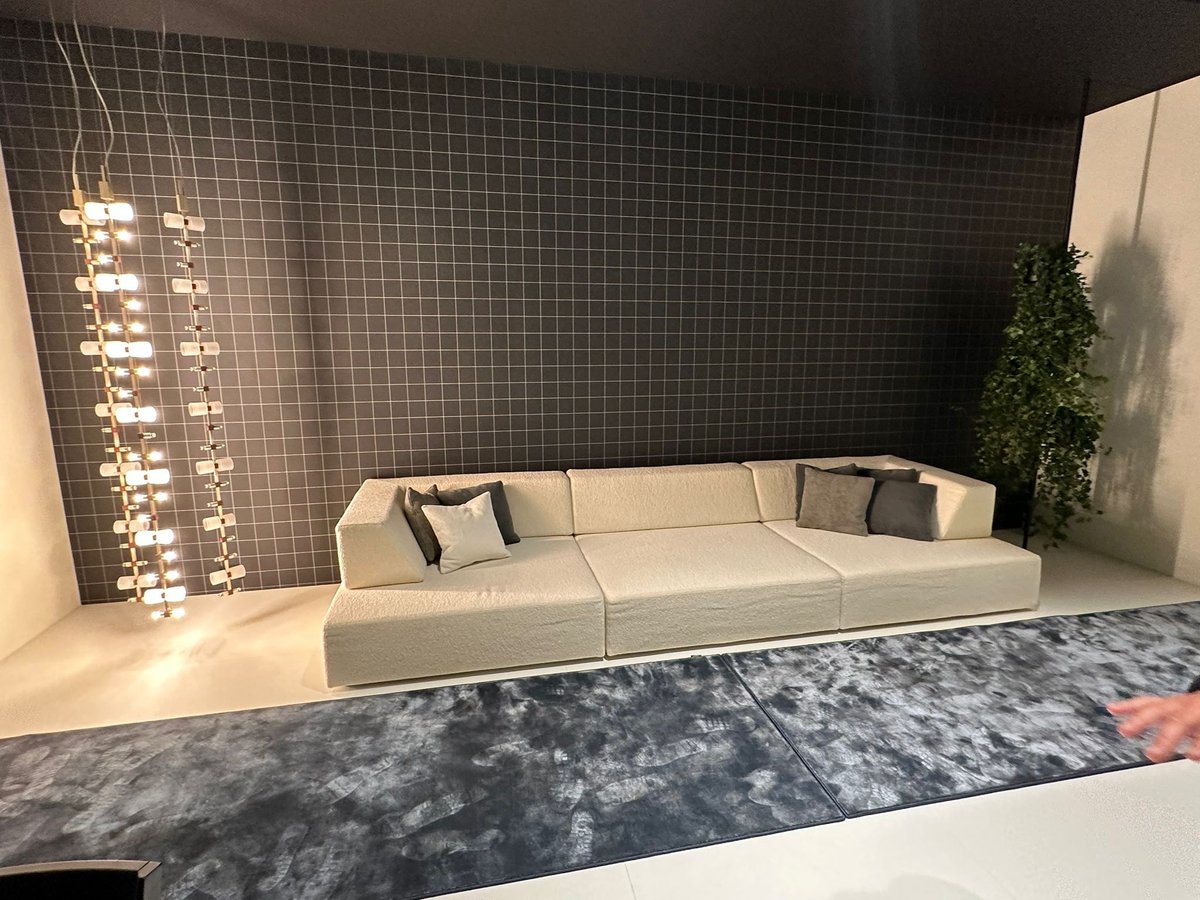 Arredosalaria's tweet photo. 🔴 DAY 1 - @iSaloniofficial @antoniolupiSpa 

#Salonedelmobile2023 https://t.co/ld7sBTLlVQ