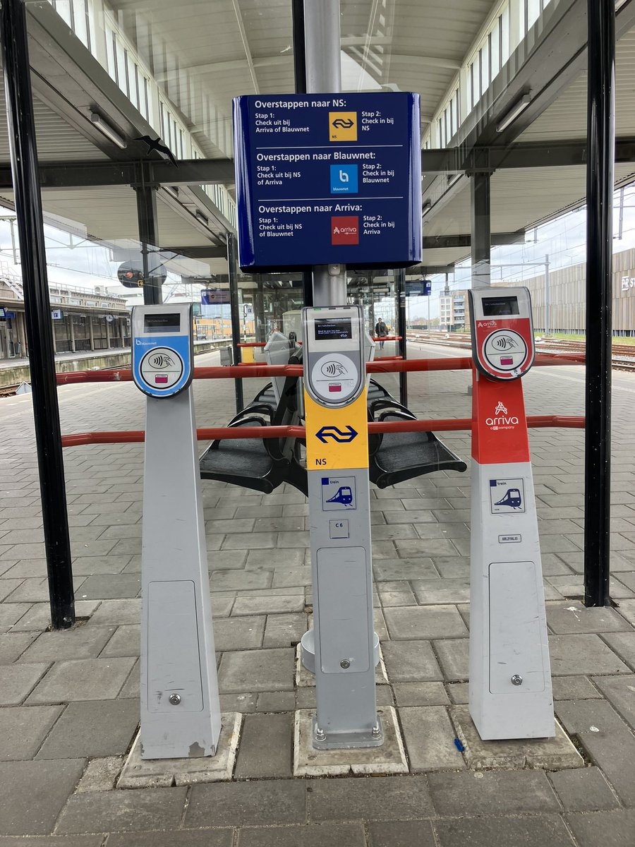 casakleinhuis's tweet photo. Hier kan toch niemand blij van worden?

#ns #prorail #keolis #arriva #zutphen #ov #ovchip #trein https://t.co/QfeH7Uebr1