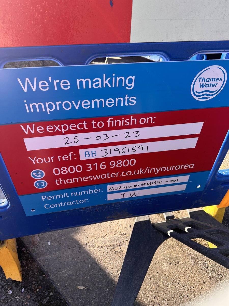 RachaelHum's tweet photo. @thameswater fast approaching the 1 month anniversary of #thameswater digging this hole in our car park and never returning… https://t.co/tr616E7E0Y
