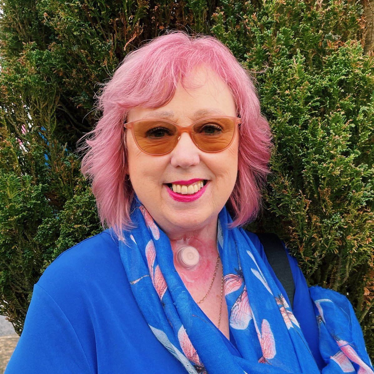 💬 "I couldn’t really have had cancer in a worse place, because my job was all about talking to people.

💬 "It is life-changing, of course. But I can still talk – and I am alive."

#TeamSWP's Bev Cousins' story in full 👉 south-wales.police.uk/police-forces/…

#HumansOfSWP