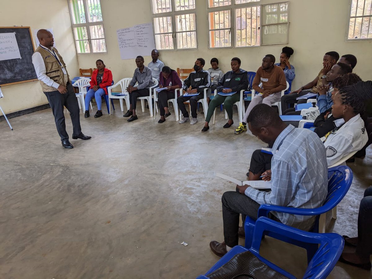 Ak_Access's tweet photo. @Ak_Access Executive Director visited @YegoKimisagara  training site for purpose of advising UBUKERARUGENDO IMBERE Project beneficiaries participants of work readiness training on how to behave and get jobs from employers. https://t.co/lA2gNYnlZq