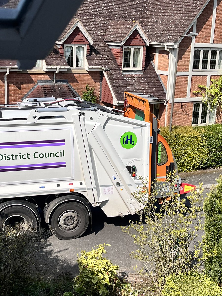 David Hurren (@dhurren63) on Twitter photo When your recycled waste is collected by a hydrogen truck ! #daycomplete <a href="/BCGAssociation/">British Compressed Gases Association (BCGA)</a> @SDDC <a href="/Ulemco/">ULEMCo Ltd</a> #hydrogen When your recycled waste is collected by a hydrogen truck ! #daycomplete <a href="/BCGAssociation/">British Compressed Gases Association (BCGA)</a> @SDDC <a href="/Ulemco/">ULEMCo Ltd</a> #hydrogen