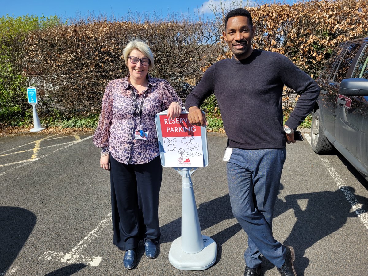 Great to welcome the inspirational <a href="/DESCOLEMAN/">Des Coleman</a> to <a href="/CockshutHillSch/">Cockshut Hill School</a> to talk about his career and  discuss the the different careers available at <a href="/ITVCentral/">ITV News Central</a> #ScalingNewheights