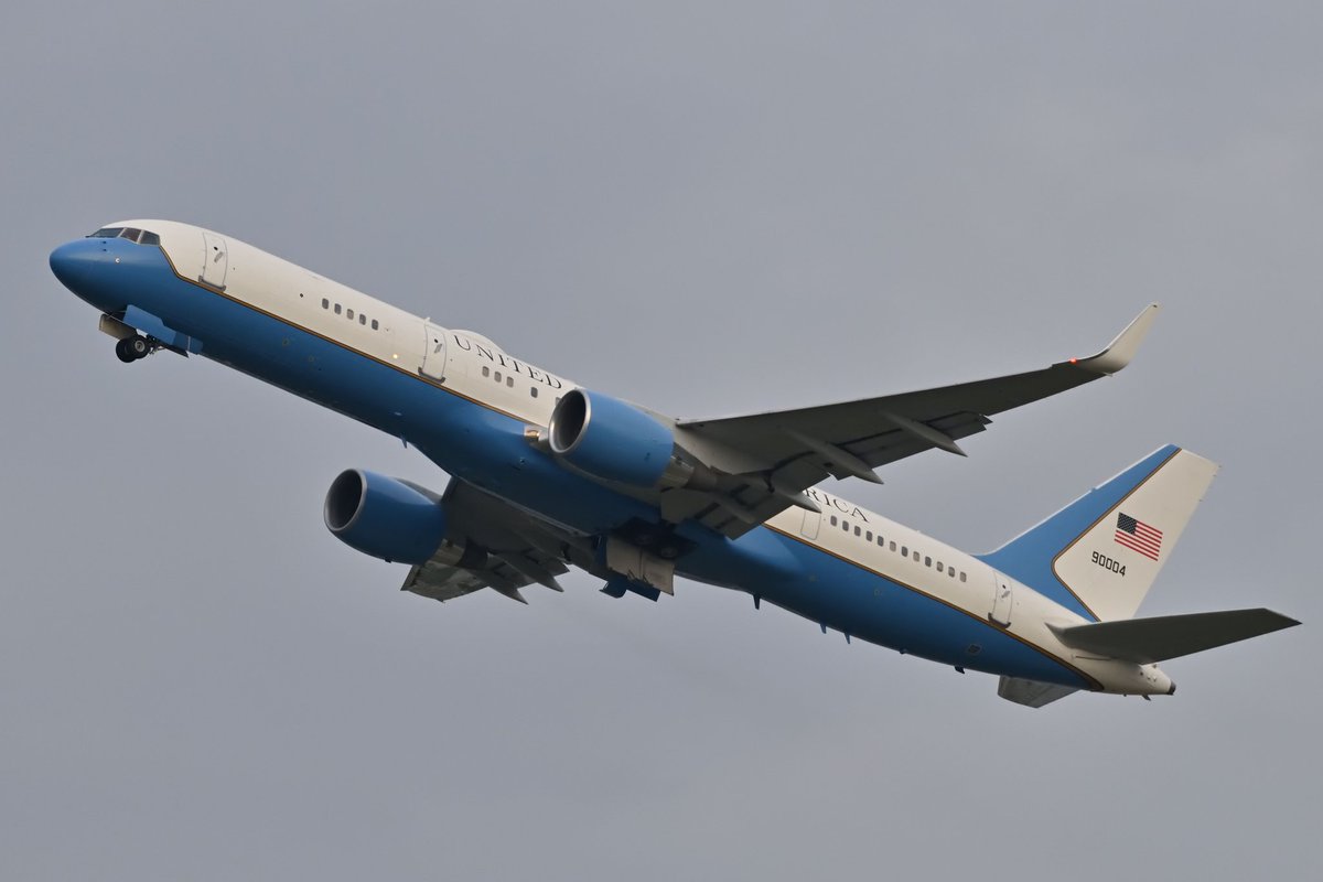 modelight329's tweet image. 2023/04/18
ブリンケン国務長官、お疲れ様でした😀またのご来日をお待ちしております☺️
#RJTY #横田基地