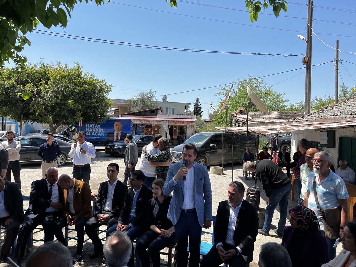 sencercem's tweet photo. CHP İl başkanımız Hakan Tiryaki,Erzin Belediye Başkanımız Ökkeş Elmasoğlu,İl yönetici arkadaşlarımız ve Milletvekili adaylarımızla Erzin İlçesi Turunçlu köyünde vatandaşlarımızla buluştuk.
Çalınmadık kapı,sıkılmadık el bırakmayacağız.
#SanaSoez_YineBaharlarGelecek https://t.co/4JUiEscnmd
