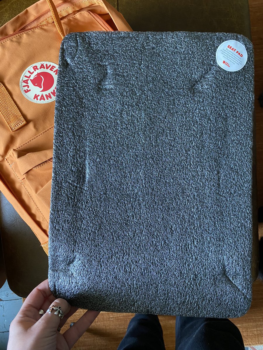 rRetro87's tweet photo. I was given a @Fjallraven_Swe bag for my birthday because I’ve wanted one for years but I was pretty disappointed to find that their seat pad/back padding looks like cheap packing foam. For a £95 bag I would have expected something a little more! https://t.co/LHIqgnAUgb