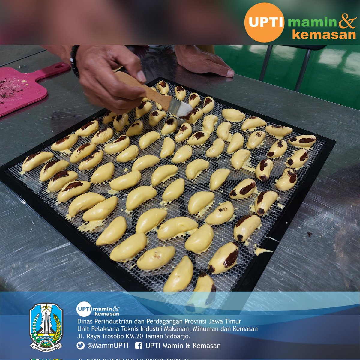 UPTI Mamin dan Kemasan melakukan uji coba pembuatan 'Banana Cookies” pada tanggal 18 April 2023.

#resepkekinian #jajanankekinian #kuekering #kuelebaran #resepkue
