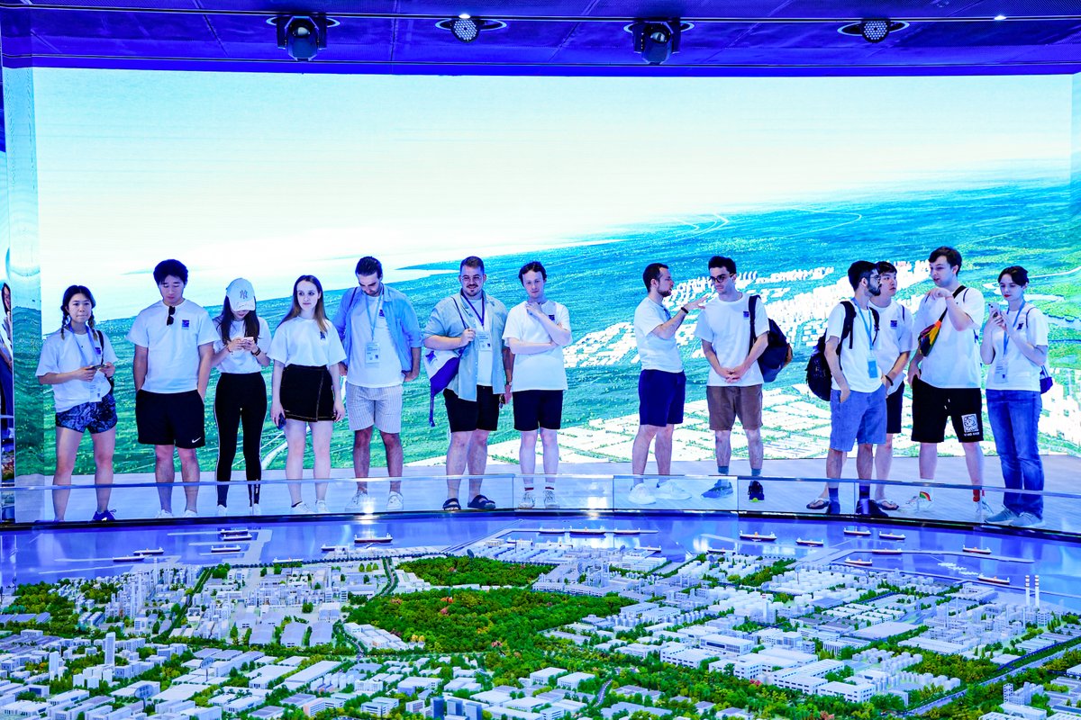 YGS_Info's tweet photo. On Day 3 delegates visited the Yangpu Economic Development Zone and Jiahe Shared Farm. Our Directors of Social Programming worked hard to coordinate these site visits to give delegates a sense of Hainan’s vibrant economic and cultural landscapes.
#YGS2023 #YCA #China #Hainan https://t.co/OnVLtCcqHP