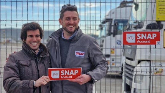 RevistaTRUCK's tweet photo. #OnTurtle cierra un acuerdo con la plataforma #SNAP para que los conductores puedan reservar previamente una plaza en su aparcamiento de #LaJonquera.
https://t.co/sRa9Iuu0OR
#parking #app #PlataformaGlobal @OnTurtle_eu #transporte https://t.co/mN47cTBzIQ