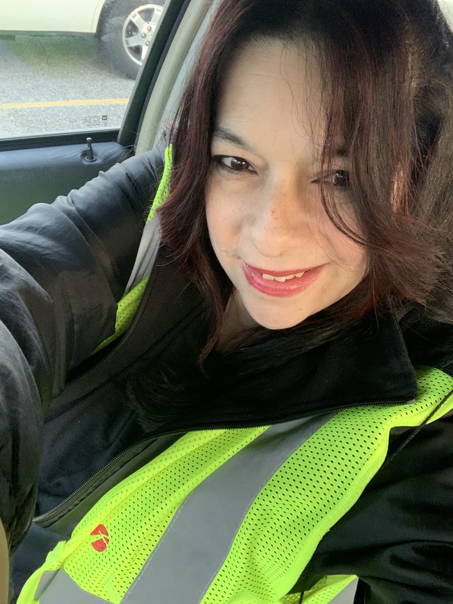 marieboscia's tweet photo. Up at the #ButCrack of dawn for my 1st day of a new job as a School bus monitor .. wish me luck hope I survive !!😴😳😱🚌 https://t.co/bcdWoMiPLG