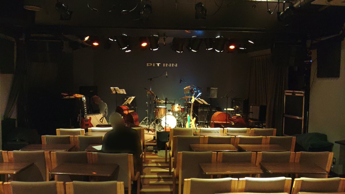 itani_perc_ds's tweet photo. 今日はこのようなセッティングでした。
This was the setup today.
#ライブ #concert
#ドラム #drums
#ツインペダル #doublepedal
#パーカッション #percussion
#グロッケンシュピール #glockenspiel
#トライアングル #triangle
#ウインドチャイム #treechimes
#金属 #metals
#abletonlive https://t.co/CA995XXgjg
