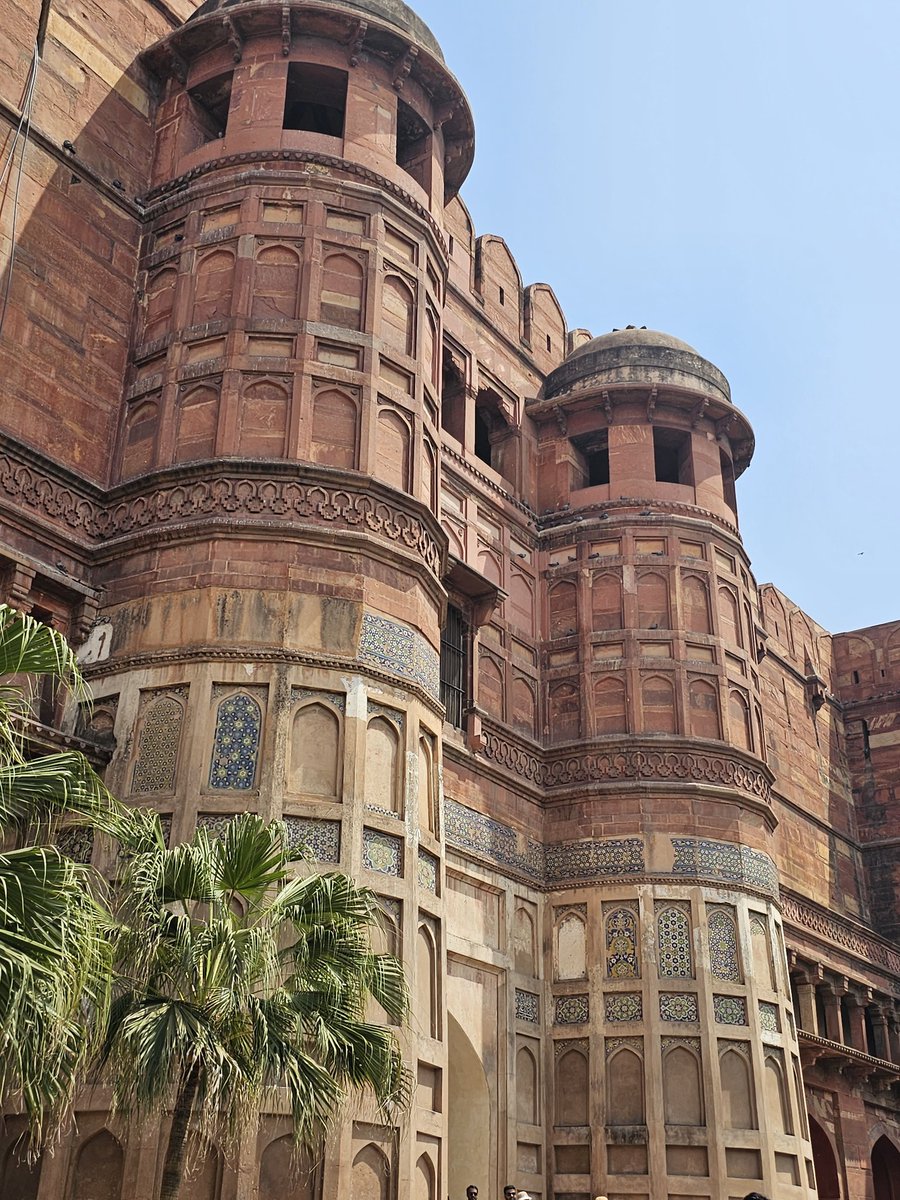qurbatt's tweet photo. @MIB_India @UNESCO @ianuragthakur @Murugan_MoS @DDNewslive @PIB_India @airnewsalerts @MinOfCultureGoI @AmritMahotsav @kishanreddybjp Red fort Agra https://t.co/rVWYA1I8ZE