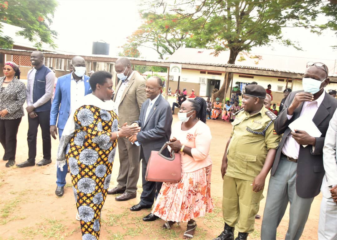 This morning, i was pleased to receive a team from <a href="/MinofHealthUG/">Ministry of Health- Uganda</a> led by Dr. <a href="/JaneRuth_Aceng/">Dr. Jane Ruth Aceng Ocero</a>  and others who are on an intergrated health services monitoring and evaluation visit in Katakwi district.