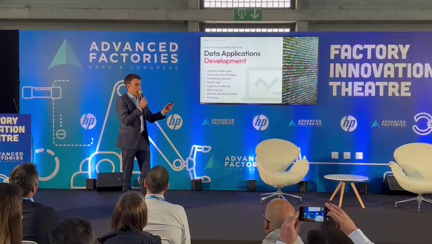 AppliediT_es's tweet photo. @AppliediT_es  starts the day with the first conference in @AdvanFactories the speaker is our  Managing Director Nacho Quiñonero Ferrer. 🔋

He explains the services that AppliediT offers for data analysis in billing processes. 💡📈⚙️

#AF2023 #Industry40 #Congress #appliedit https://t.co/t77FgdKDwe