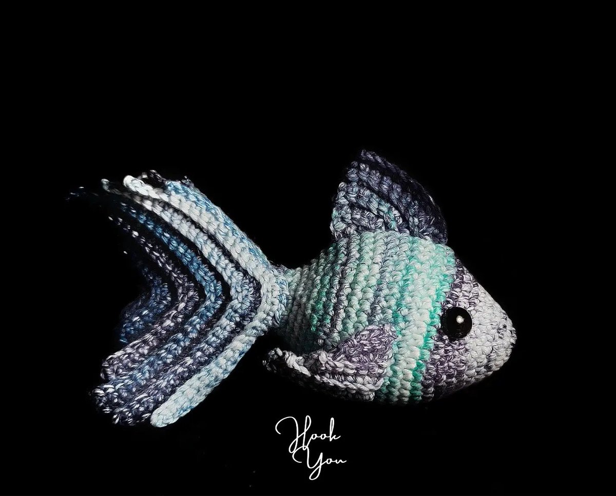 mdobleerre's tweet photo. Como decía Dori, “Sigue nadando, sigue nadando, sigue nadando, nadando, nadando”🎶
Hoy vamos bajo el mar con este pececito 🐠

📝Adaptación de #KateWood
🧶@katiayarns
🛒@la_puntual_patch

#HookYouCrafts #amigurumi #crochet #fish #cute #handmade #sea #goldfish #degrade #lanaskatia https://t.co/hCXl2xXcKU