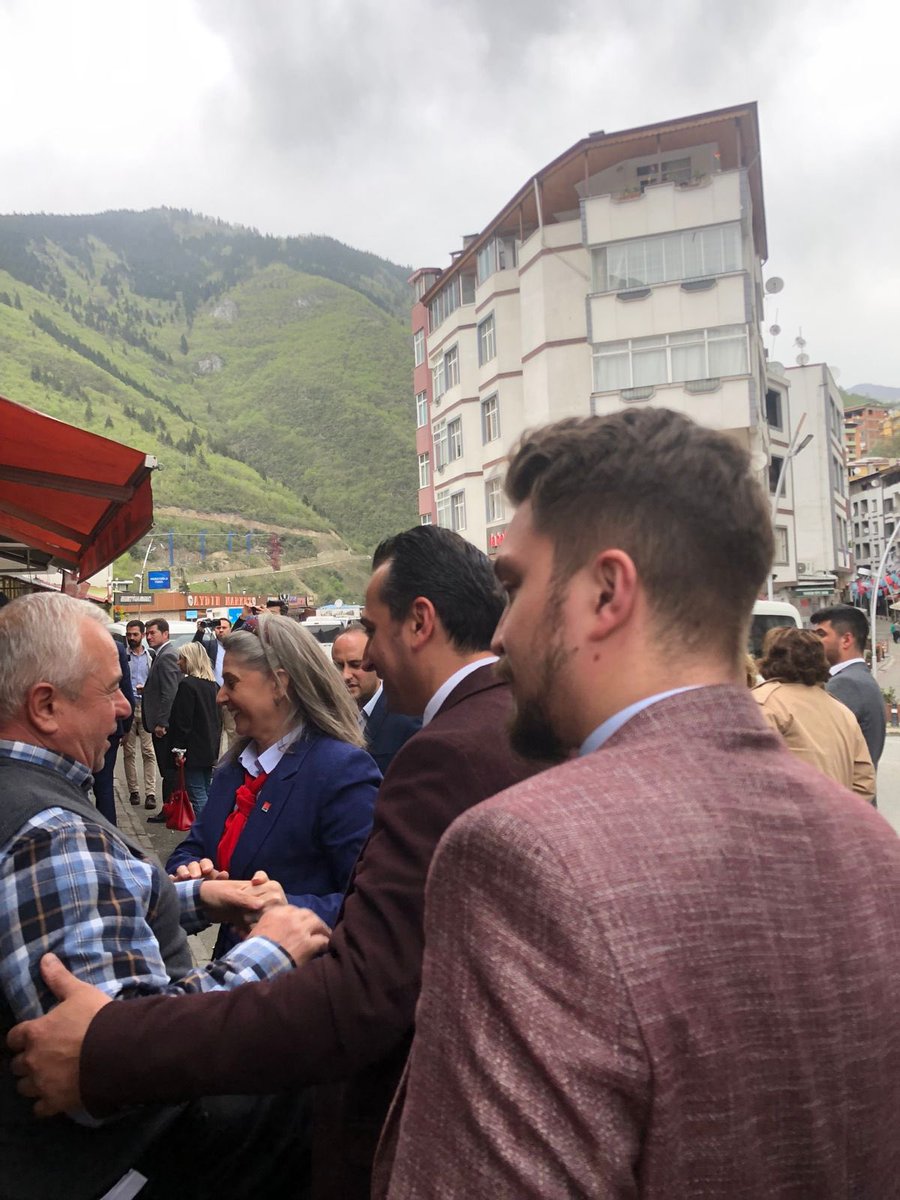 yeniparti61's tweet photo. Milletvekili Adaylarımız Sibel Suiçmez, Ahmet Kaya, Murat Özçilingir, Musa Hacıoğlu, İlker Akıncı, Mustafa Erdi Çakır, İlçe Bşk Nihan Göktürk, İl GK Bşk. Yrd. Efnanur Üçüncü, Bahadır Şahinkaya, Maçka GK İlçe Başkanımız Berkay Eyüboğlu ve örgütümüz ile birlikte Maçka’dayız ! https://t.co/S59dxYdkDY