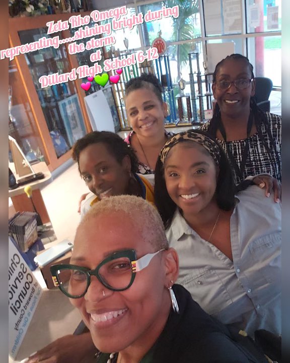 bcps__180's tweet photo. Had a great day supporting the Dillard HS Panthers, yesterday. Just so happens, my sisters work there everyday 😁 #PawsUp https://t.co/9653oU2vLi