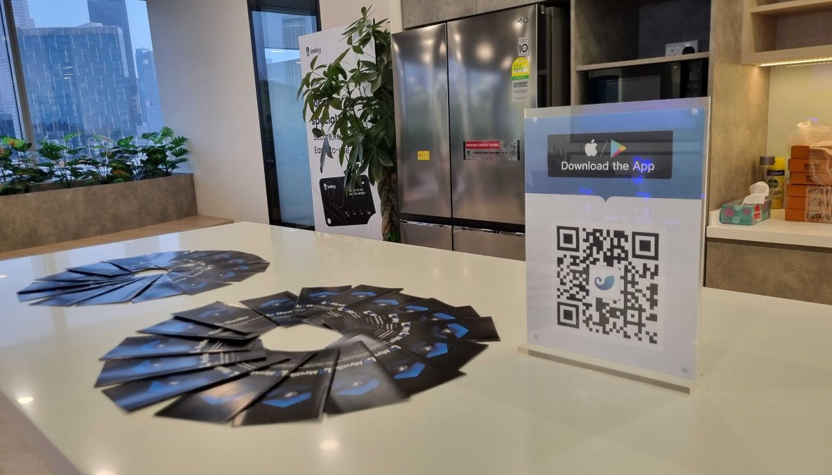 imTokenOfficial's tweet photo. 👀Sneak peek of our merch counter at #EngageInWeb3 https://t.co/fGHJMYrpiH