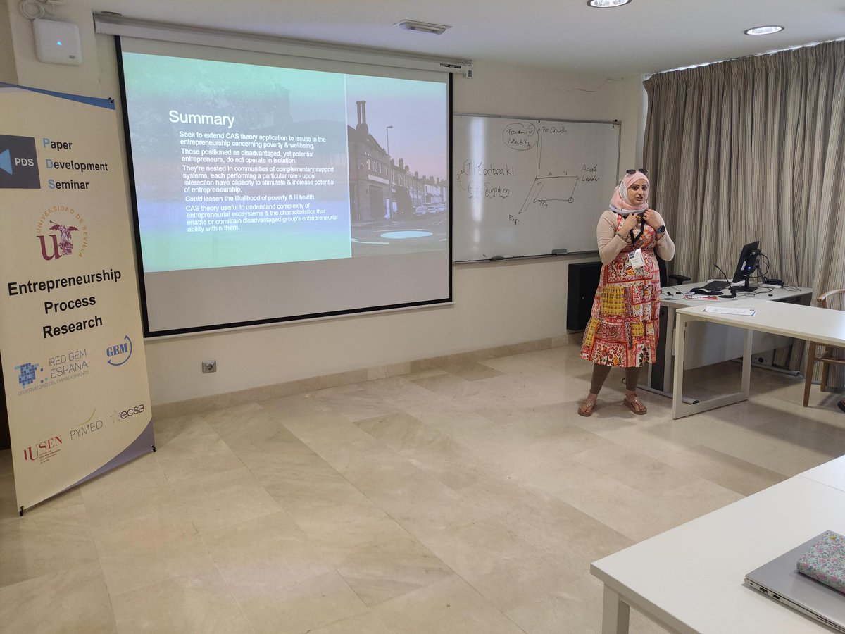 PdsEntrep's tweet photo. Can entrepreneurship improve the impoverishment and well-being for those who cannot afford a new dress? is the title of the work presented by Sundas Hussain in #6PdsEntrep
Thanks for your excellent work 👏👏👏 https://t.co/XmrQJ482Kq