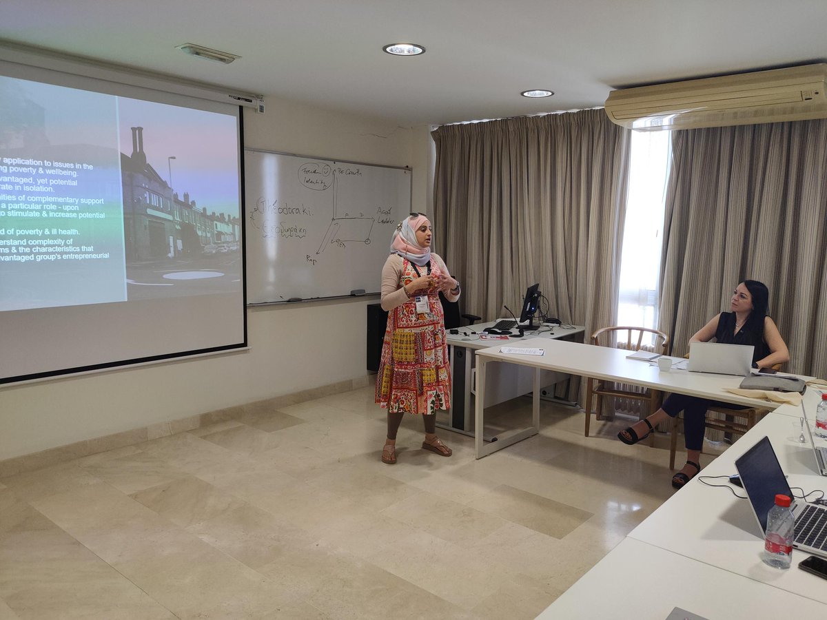 PdsEntrep's tweet photo. Can entrepreneurship improve the impoverishment and well-being for those who cannot afford a new dress? is the title of the work presented by Sundas Hussain in #6PdsEntrep
Thanks for your excellent work 👏👏👏 https://t.co/XmrQJ482Kq