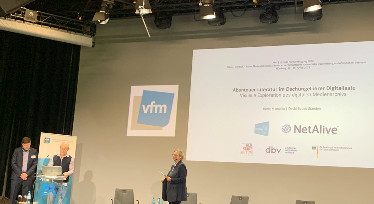 vfm_online's tweet photo. Jetzt kommt noch der Vortrag der Session „Abenteuer Literatur im Dschungel ihrer Digitalisate 
Visuelle Exploration des digitalen Medienarchivs“ von Horst Monsees (Günther Grass Stiftung, Bremen) und David Bouck-Standen (NetAlive, Rosengarten) #vfmTagung https://t.co/1TahK4WGjt