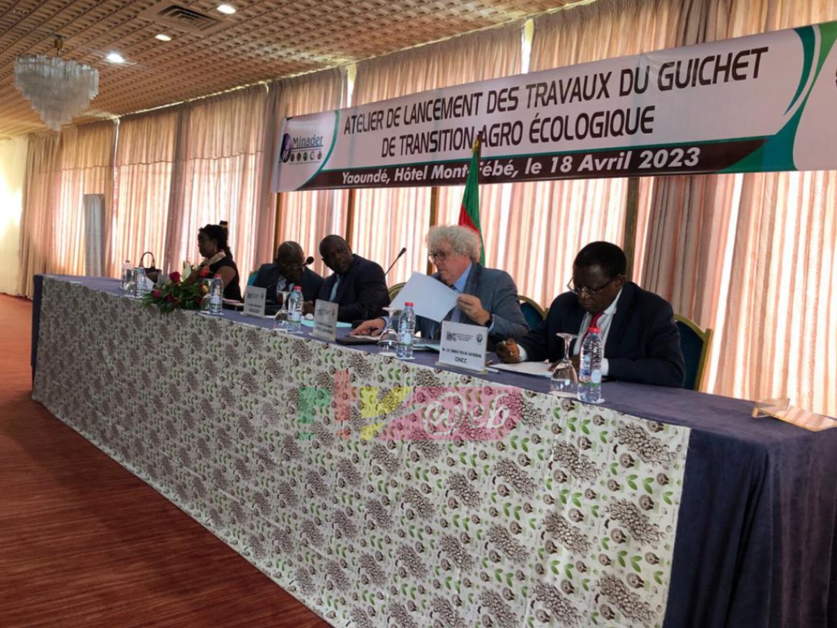 CRTV_web's tweet photo. #MINADER 
#FODECC
Atelier de lancement des travaux du guichet de transition Agro écologique pour la filière Cacao et Café, ce 18 avril 2023 à #Yaoundé. https://t.co/alrLRz8h7B