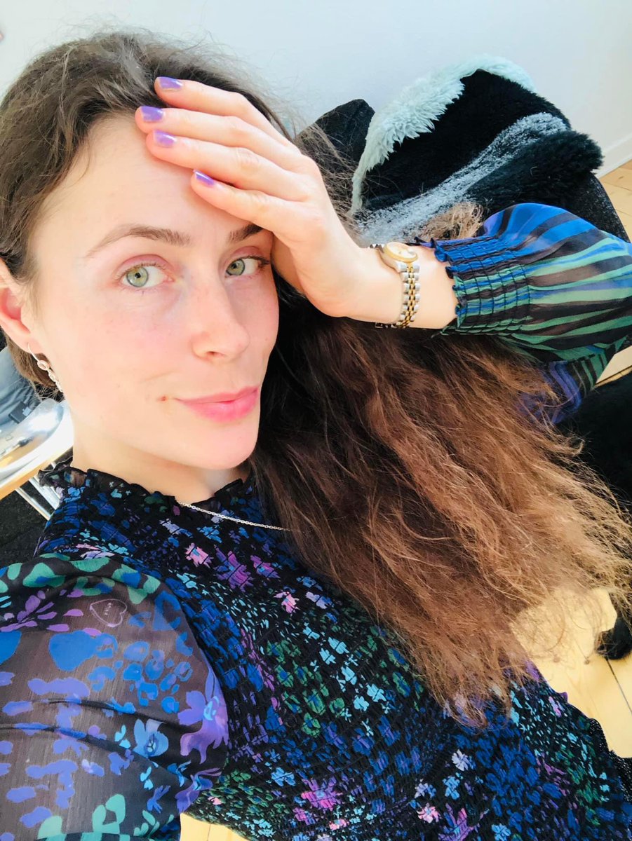 EmilieThorsby's tweet photo. The craziest thing has happened!🎶😵 I have been offered concerts in the USA🇺🇸but already have agreements in Denmark❤️ that comes first❤️🎶 the contact with the USA is still kept strong🇺🇸
#usa #music #Artist #concerts #singer #amazing #usasinger #herspot #universal https://t.co/r4Vjj3fz7W