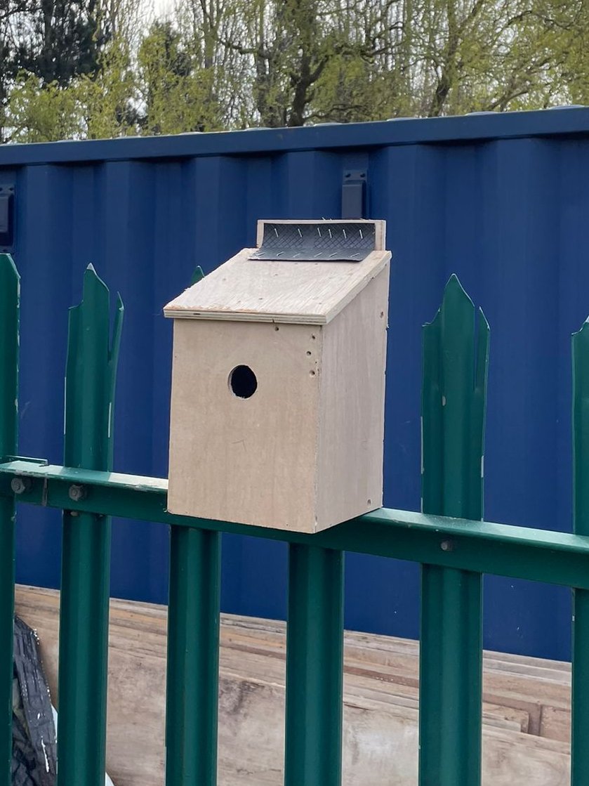 ChippyTimC's tweet photo. Nesting boxes were made from our scraps of plywood last term and fixed on the eastern side of the Booth Lane site and in the garden at Daventry. In all 14 boxes were installed #NorthamptonCollege #CarpentryStudents https://t.co/rhgH9ZrwGb