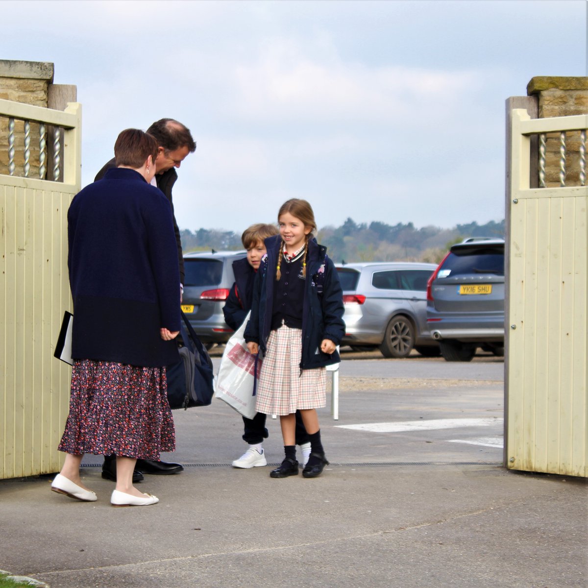 chandlings_sch's tweet photo. Welcome back to all our current children, parents and staff and a warm welcome to our 8 new pupils. We have an exciting Summer Term ahead with school trips, a Y6 play, sports days and a festival of the arts. #chandlingsprep #chandlingsfamily https://t.co/mVhLrRHe6a