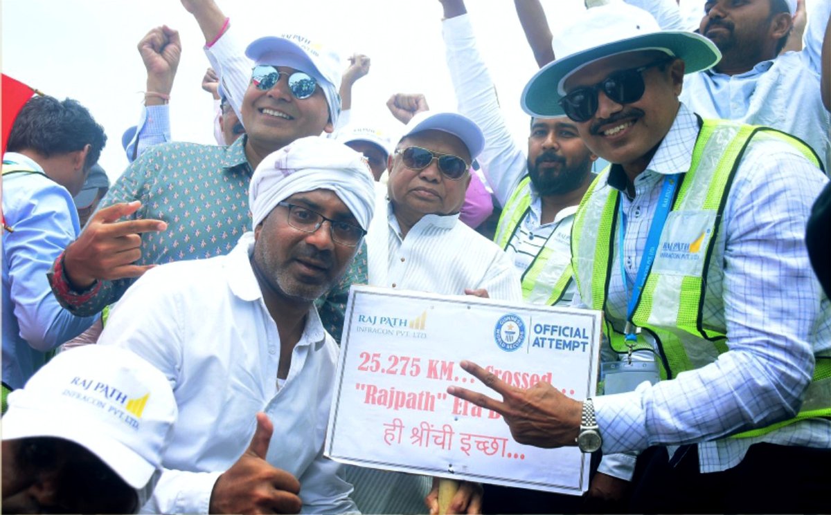 prtimesofficial's tweet photo. ‘Guinness’ Worth!
As part of the Azadi ka Amrit Mahotsav celebrations, an innovative concept of by continuously constructing the longest bituminous concrete road on Amravati-Akola Highway no. 53 was successfully carried by 'Raj Path Infracon' &amp; has been registered in Guinness https://t.co/cyNbf121S8
