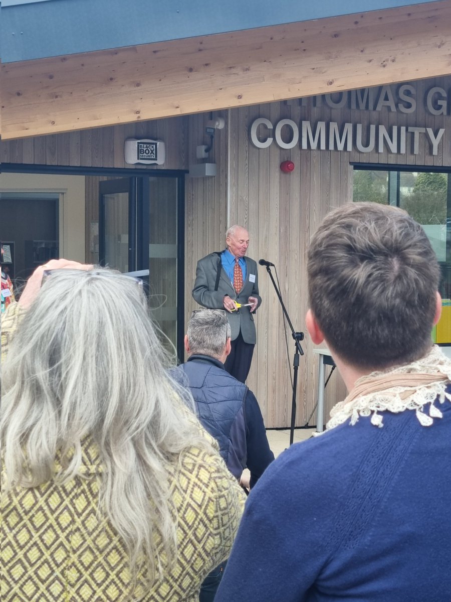 MarionKunderan's tweet photo. Delighted to be at the opening of the new Thomas Graham Community Library in Strathblane. A perfect example of People, Place and Partnership!#Forward @SLIC1991 Congratulations to Strathblane Community Development Trust, @StirlingCouncil , @StirlingLibs. https://t.co/xTeUmHSxzt