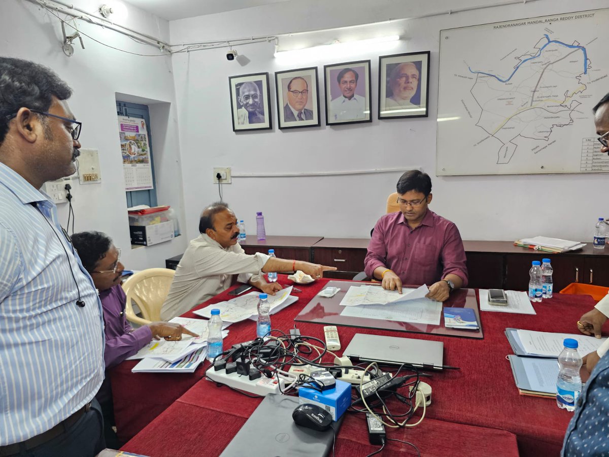 DrRanjithReddy's tweet image. Held a review meeting on the progress of the 4-lane road expansion from #AppaJunction to #Manneguda in the presence of Rangareddy District Collector Harish garu today at the Tahsildar office in #RajendraNagar today. Instructed the officials to speed up the work.

@KTRBRS