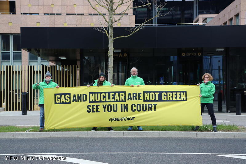 Today 8 Greenpeace organisations filed a lawsuit at the European Court of Justice against the @EU_Commission to end gas and nuclear greenwashing. It is time to fight the fake green label in court! 

#EUTaxonomy #StopFakeGreen #NotMyTaxonomy