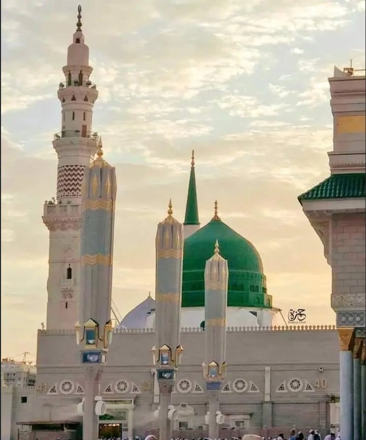 کبھی تو سبز گُنبد کا اجالا ہم بھی دیکھیں گے
ہمیں بلوائیوں گے آقاﷺ مدینہ ہم بھی دیکھیں گے