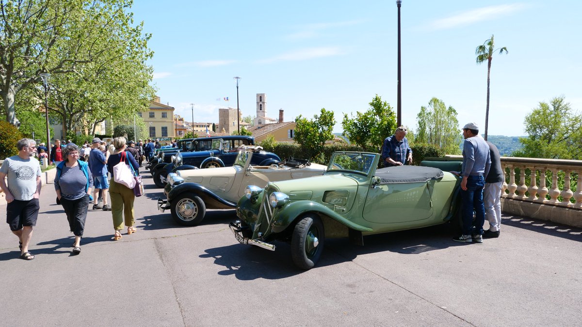 villedegrasse's tweet photo. En direct du Cours Honoré Cresp !
EXPOSITION DE VOITURES D’AVANT GUERRE
Une belle occasion de venir admirer ces véhicules d’avant 1930, véritables voitures de collection qu’il est aujourd’hui rare de croiser.
#voituresdecollection #villedeGrasse https://t.co/ShI6x8M2s1