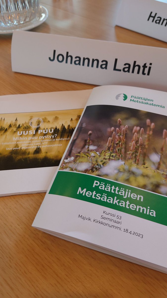 Mielenkiintoinen tilaisuus ja hienoa olla mukana. Oppimassa ja myös esittelemässä mihin puu pystyy <a href="/UusiPuu/">Uusi Puu - New Wood</a> ja <a href="/VTTFinland/">VTT</a>