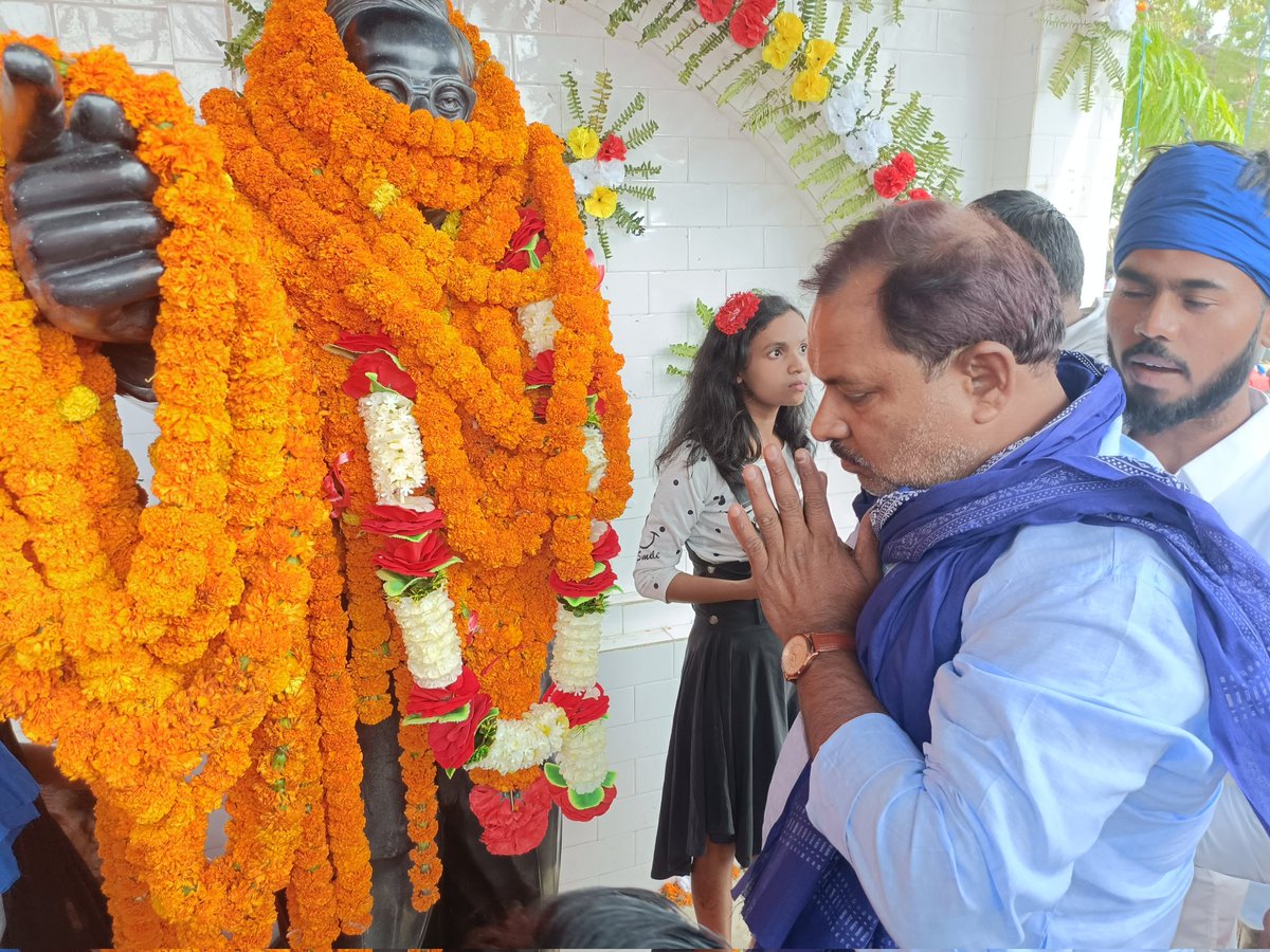 AmarjeetMla's tweet photo. आधुनिक लोकतांत्रिक भारत का निर्माण करना ही बाबा साहेब आंबेडकर का सपना था
संविधान बचाने के लिए संघर्ष तेज करना ही सच्ची श्रद्धांजलि होगी। https://t.co/z1mv1CTslR
