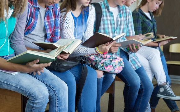 Jessie Ricketts, moving to @rickettslara.bsky (@ricketts_lara) on Twitter photo Calling all interested in teenage reading, please complete our 10 min survey by 7th May 2023, RTs v welcome! rhulpsychology.eu.qualtrics.com/jfe/form/SV_6m… <a href="/Kathy_Rastle/">Kathy Rastle</a> <a href="/BobEaglestone/">Robert Eaglestone</a> <a href="/HarveyWiltshire/">harvey wiltshire</a> Calling all interested in teenage reading, please complete our 10 min survey by 7th May 2023, RTs v welcome! rhulpsychology.eu.qualtrics.com/jfe/form/SV_6m… <a href="/Kathy_Rastle/">Kathy Rastle</a> <a href="/BobEaglestone/">Robert Eaglestone</a> <a href="/HarveyWiltshire/">harvey wiltshire</a>