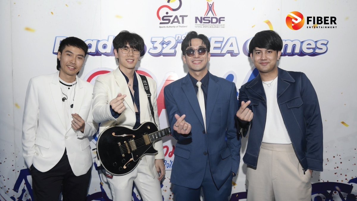 Fiber_reporter's tweet photo. วง MEAN - 4EVE ร่วมแสดงคอนเสิร์ต “H4H - Heart for Heroes รวมพลังส่งไทยไปซีเกมส์ ครั้งที่ 32
อ่านต่อ : https://t.co/qc9RMTBzyA

#4EVE #MEAN #H4HheartforHeroes #fibernews #fiberentertainment https://t.co/Obgl3cCwBL