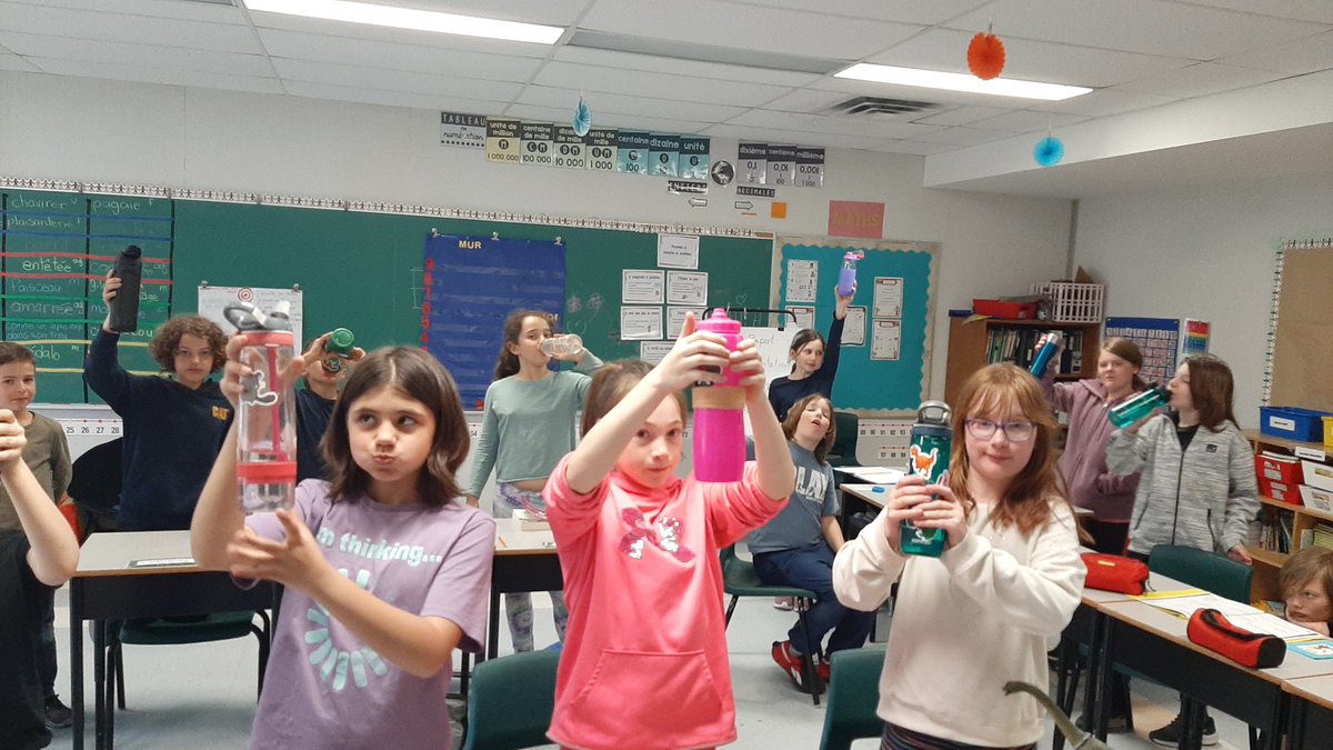 Une gorgée pour la Terre...#sensibilisation pour la semaine de la Terre.<a href="/ecolecatholique/">CECCE</a> <a href="/smbmerrickville/">SMB</a> @JulieTerpstra <a href="/SylvieGosseli11/">Sylvie Gosselin</a>