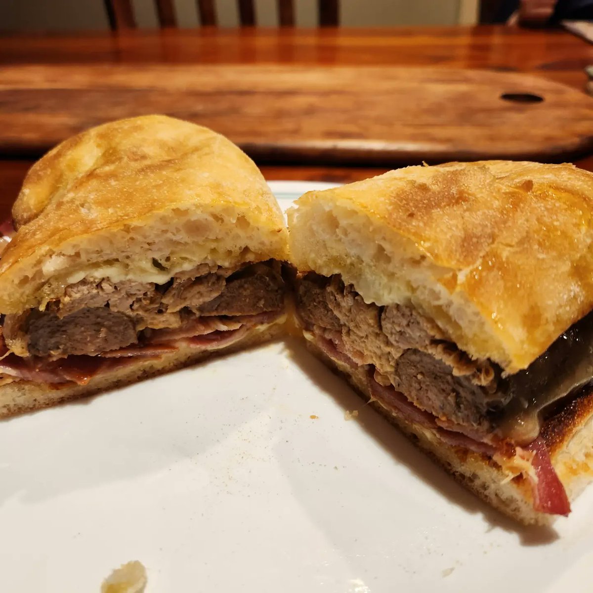 T1NK____'s tweet photo. Fair to say the boys loved their dinner. 💪

Home-made cheesy garlic bread, bacon, sausage, more cheese, pulled pork &amp; Stubbs BBQ sauce 😋 👌 

#TheBigPapa #LeftOverCreations
#ThingsDoneRight https://t.co/jKrwdXbX5N