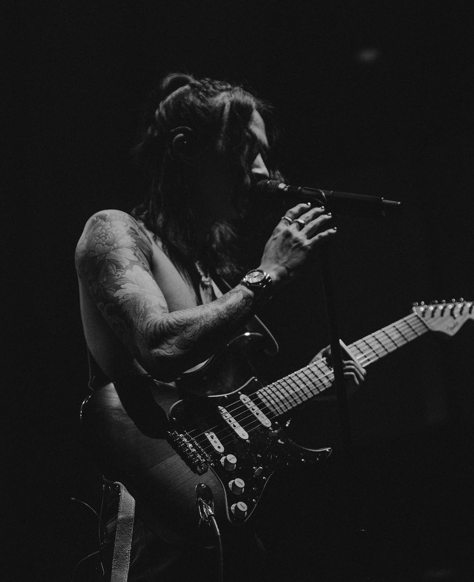 ᅠᅠᅠᅠᅠᅠᅠᅠᅠᅠᅠᅠᅠᅠᅠᅠᅠᅠ
                                   ★
        ꒰  ִ  ֗  ⌕    EUROPE TOUR   ꒱
        BACK ON THE ROAD  🕊️
        LONDON 1  ➯  #ASHONTOUR